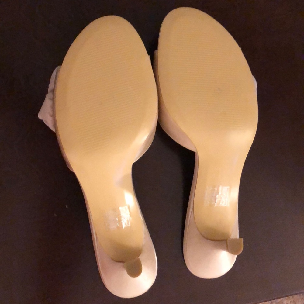 Moda Heels - Picture 4 of 5